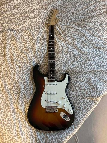 Fender - FENDER AM STRATOCASTER RW 3TS - - Guitare beschikbaar voor biedingen