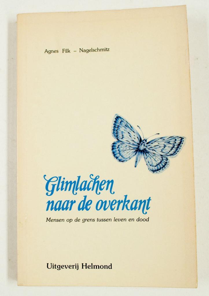 Glimlachen naar de overkant 9789031702473 Filk Nagelschmitz, Livres, Livres Autre, Envoi