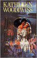 De vlam van de hartstocht / Parel pockets 9789022514702, Boeken, Verzenden, Gelezen, Kathleen Woodiwiss