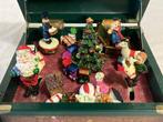 Superbe boite à musique du Père Noel et son train décors