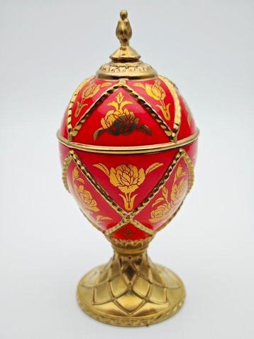 Œuf Fabergé - Œuf musical en forme de Rose de la Maison beschikbaar voor biedingen