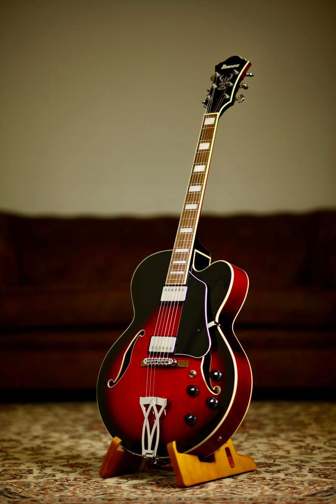 Ibanez Artcore AF75 2022 | Transparent Red Sunburst, Musique & Instruments, Instruments à corde | Guitares | Électriques, Envoi