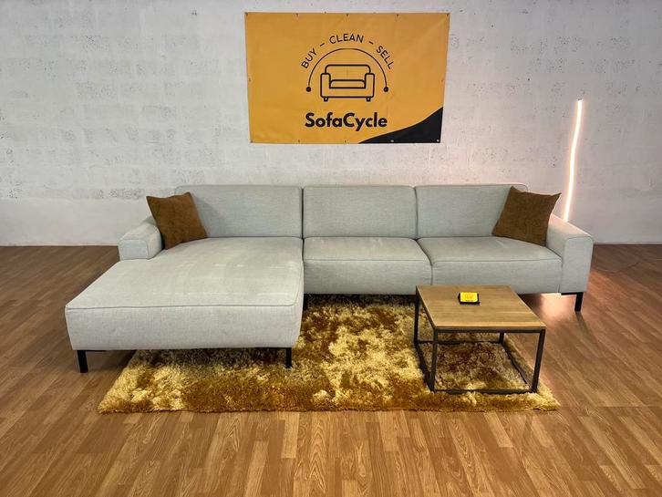 Moderne hoekzetel in witte stof – SofaCycle, Huis en Inrichting, Zetels | Complete zithoeken, Nieuw, Ophalen of Verzenden