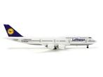 Schaal 1:200 Herpa 553759 Lufthansa Boeing 747-8 D-ABYA I..., Hobby en Vrije tijd, Ophalen of Verzenden, Gebruikt