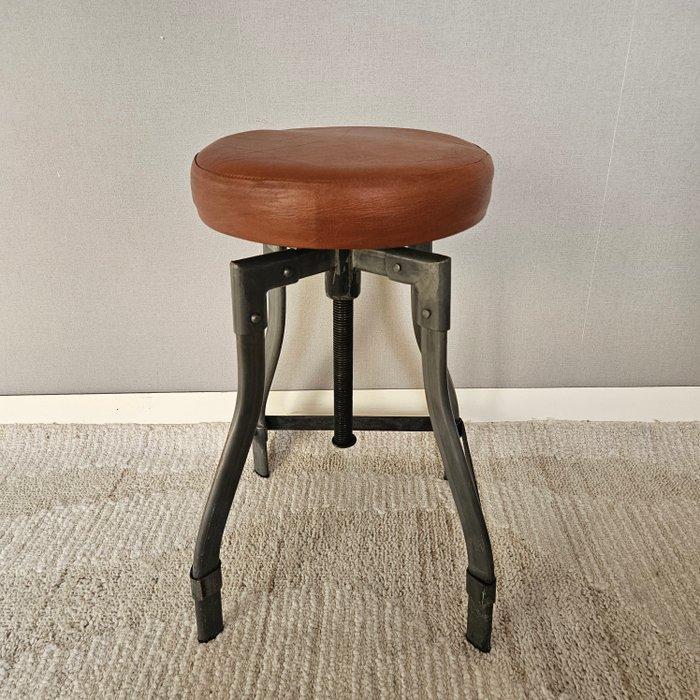 Kruk - in hoogte verstelbaar - Leder, IJzer - Draaikruk, Antiek en Kunst, Kunst | Designobjecten