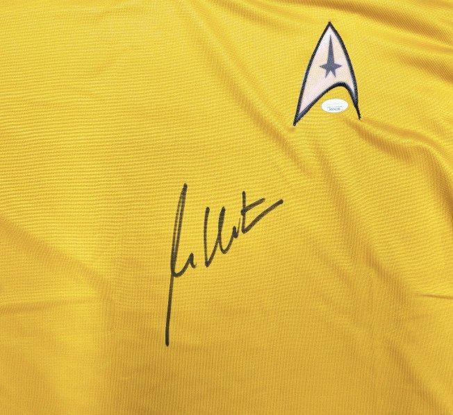 Star Trek - William Shatner - Signed Gold Star Trek Uniform, Verzamelen, Film en Tv