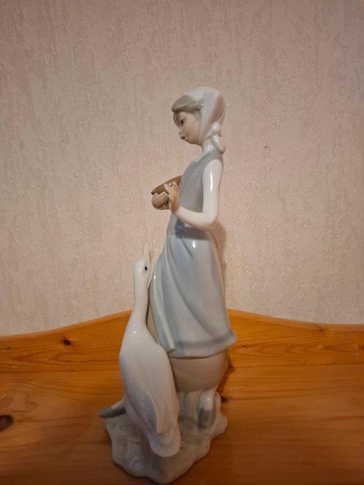 Lladró - Beeldje - Meisje met gans - Porselein, Antiek en Kunst, Antiek | Glaswerk en Kristal