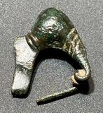 Oud-Grieks Vroege archaïsche knie-brochefibula met mooie