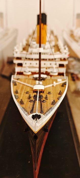 Hachette 1:200 - Modelschip, Antiquités & Art, Curiosités & Brocante