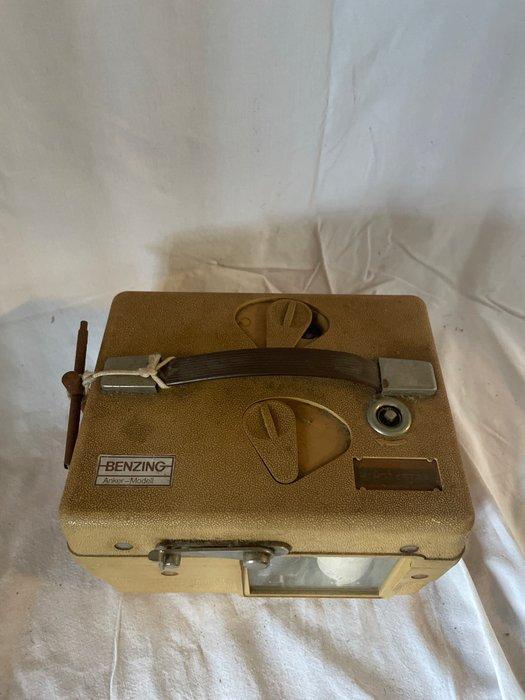 Klok - Benzing - Staal, Plastic - 1970-1980 - Duivenklok, Antiek en Kunst, Curiosa en Brocante