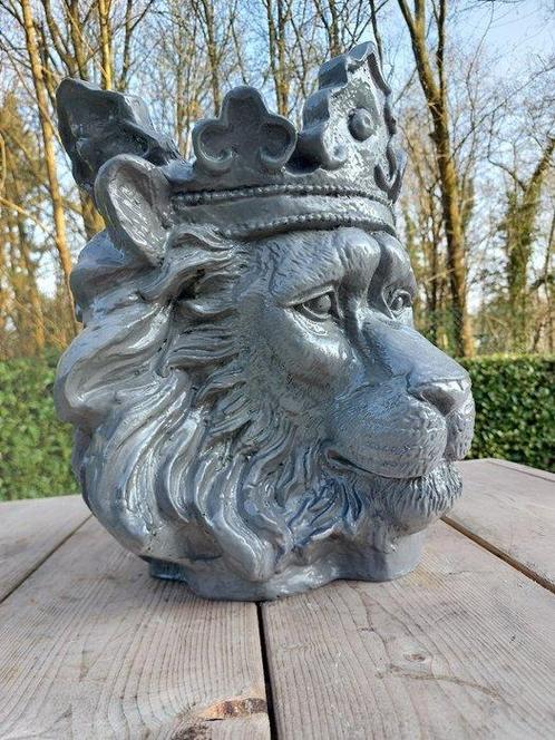 Beeld, lion head garden statue concrete color for flowers, Antiek en Kunst, Curiosa en Brocante