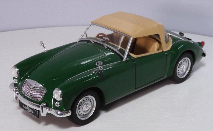 1:18 - Modelauto (2), Hobby en Vrije tijd, Modelauto's | 1:5 tot 1:12