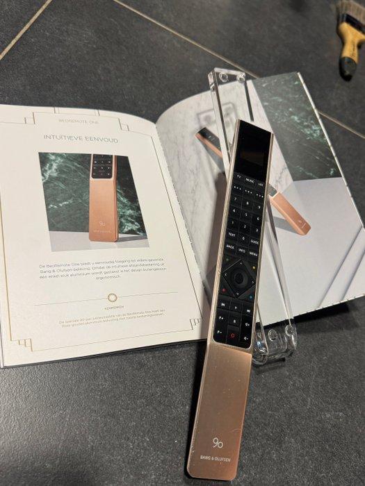 Bang & Olufsen - Rassemblez lobjet Beoremote one - Golden, TV, Hi-fi & Vidéo, Chaîne Hi-fi