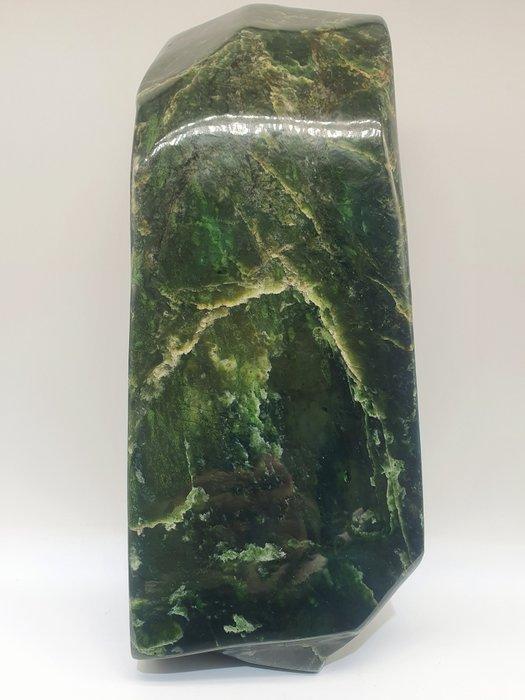 Jade Nephrite - Vrijvormige beeldhouwkunst - Verschillende, Verzamelen, Mineralen en Fossielen