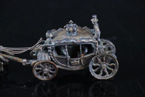 Miniatuur beeldje - Gouden Koets  Miniatuur N10, Antiek en Kunst, Antiek | Zilver en Goud