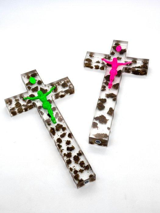 AMA - High On The Cross, Antiek en Kunst, Kunst | Designobjecten