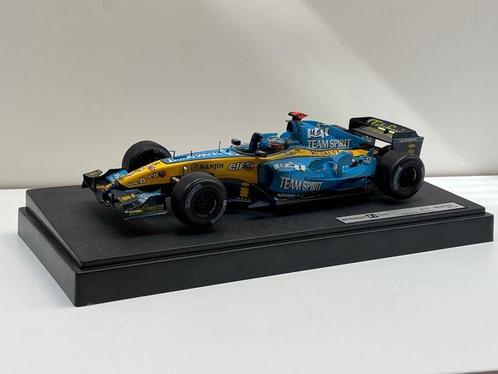 Hot Wheels 1:18 - Model raceauto - Renault R25 - Fernando, Hobby en Vrije tijd, Modelauto's | 1:5 tot 1:12
