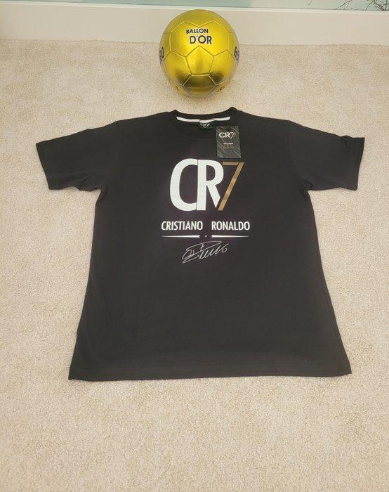 Cristiano Ronaldo. CR7 Museum shirt + Gouden Bal., Verzamelen, Overige Verzamelen