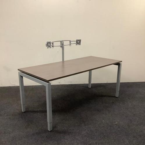 Bureau 180x80 cm, hoogte verstelbaar, vv dubbele monitorarm,, Huis en Inrichting, Bureaus, Bureau, Gebruikt, In hoogte verstelbaar