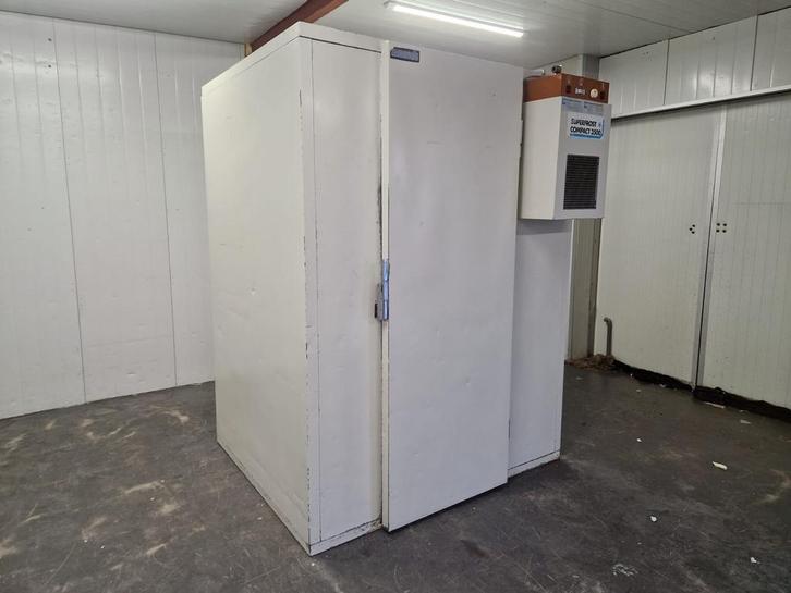 Koelcel 157 x 129 x 206 cm stekker klaar, Zakelijke goederen, Horeca | Keukenapparatuur, Gebruikt, Koelen en Vriezen