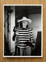 ANDRE VILLERS 1930-2016 - PICCASO AVEC LE REVOLVER ET LE