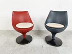 2x Meurop polaris stoelen van Pierre Guariche