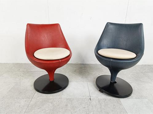 2x Meurop polaris stoelen van Pierre Guariche, Maison & Meubles, Chaises