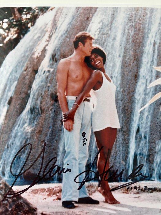 Gloria Hendry as Rosie Carver” handsigned photo with BBC, Verzamelen, Film en Tv