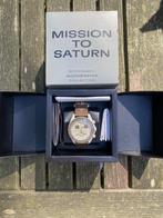 Omega x Swatch - MoonSwatch - Mission to Saturn - Zonder, Handtassen en Accessoires, Horloges | Heren, Nieuw