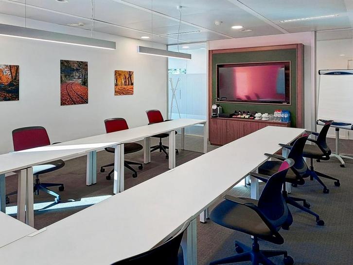 Kantoorruimte voor 10 in West Basilix, Articles professionnels, Immobilier d'entreprise