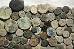 Empire romain Lot of 150 Roman Imperial bronze coins. The