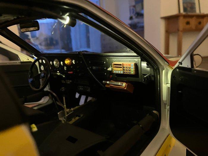 Hachette 1:8 - Model raceauto - AUDI A2 QUATTRO 1/8, Hobby & Loisirs créatifs, Voitures miniatures | 1:5 à 1:12