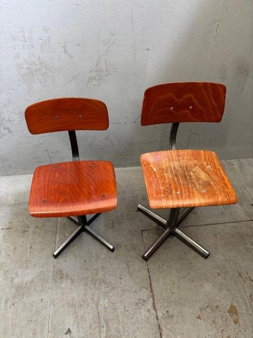 marko - Marko - Stoel (2) - Unknown - Hout, Staal - Vintage, Antiek en Kunst, Antiek | Meubels | Stoelen en Sofa's