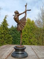 sculptuur, ballerina is dancing - 33 cm - brons marmer