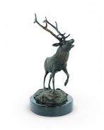 sculptuur, Braying red deer - 2,5 kg - 25 cm - Brons, Marmer