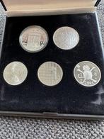 Pays-Bas. Diverse zilveren uitgifte in cassette (Sans Prix, Postzegels en Munten