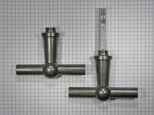 Set deurklinken ijzer blank 2 x T model., Doe-het-zelf en Bouw, Overige Doe-Het-Zelf en Bouw, Nieuw