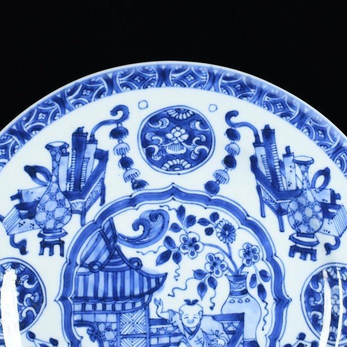 Bord - Assiette à décor bleu blanc d’un enfant sur un balcon, Antiek en Kunst, Antiek | Overige Antiek