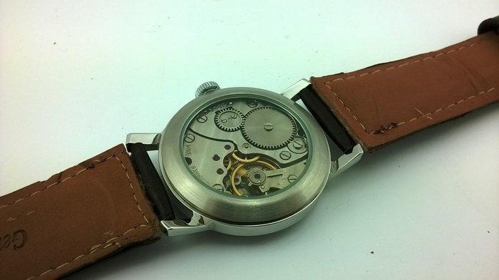 Sovjet huwelijkspolshorloge “Polar Aviation –, Antiquités & Art, Antiquités | Assiettes décoratives & Carrelages