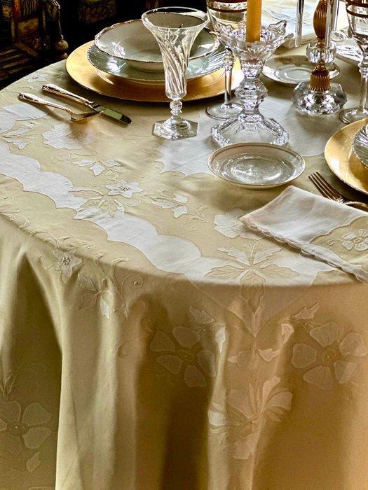 Nappe et douze serviettes en lin brodé Madeira - pièce, Antiek en Kunst, Kunst | Designobjecten