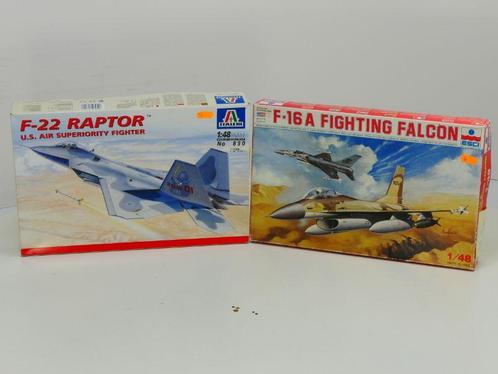Schaal 1:48 ESCI 4065 Italeri 850 F-16 Falcon &amp; F-22..., Hobby en Vrije tijd, Modelbouw | Vliegtuigen en Helikopters, Gebruikt