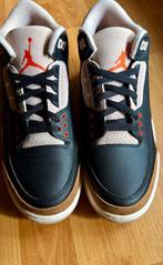 Jordan 3 Retro - Veterschoenen - Maat: EU 43 - Nieuw in doos, Nieuw