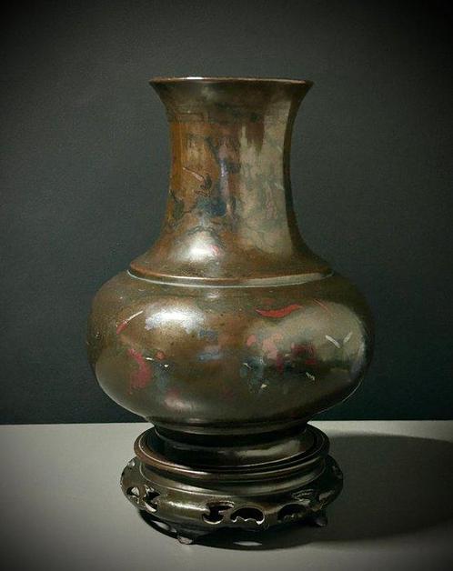 Antieke Vietnamese Chinese bronzen vaas met polychroom en, Antiek en Kunst, Antiek | Overige Antiek