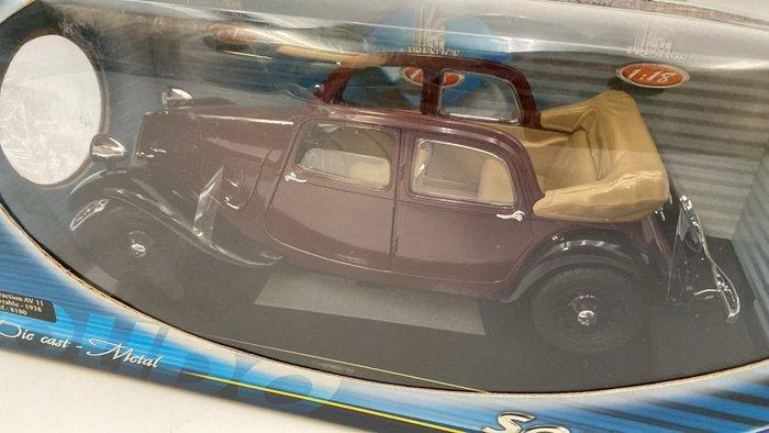 Solido 1:18 - Modelauto - Citroen Traction AV 11, Hobby & Loisirs créatifs, Voitures miniatures | 1:5 à 1:12