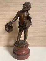 sculptuur, Lenfant musicien - 23.5 cm - Gepatineerd brons