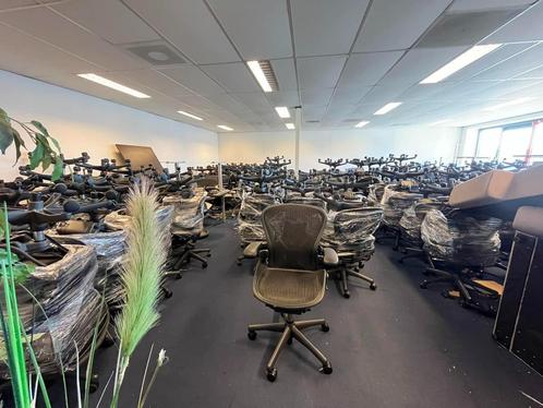 Herman Miller Aeron Full Option Incl. PostureFit (Maat B), Huis en Inrichting, Bureaustoelen, Bureaustoel, Zwart, Zo goed als nieuw