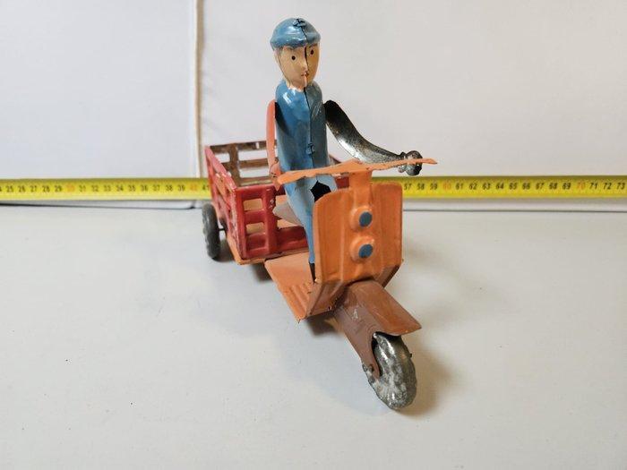 gracia & ca.lda - Speelgoed driewielige brommer met laadbak, Antiek en Kunst, Antiek | Speelgoed