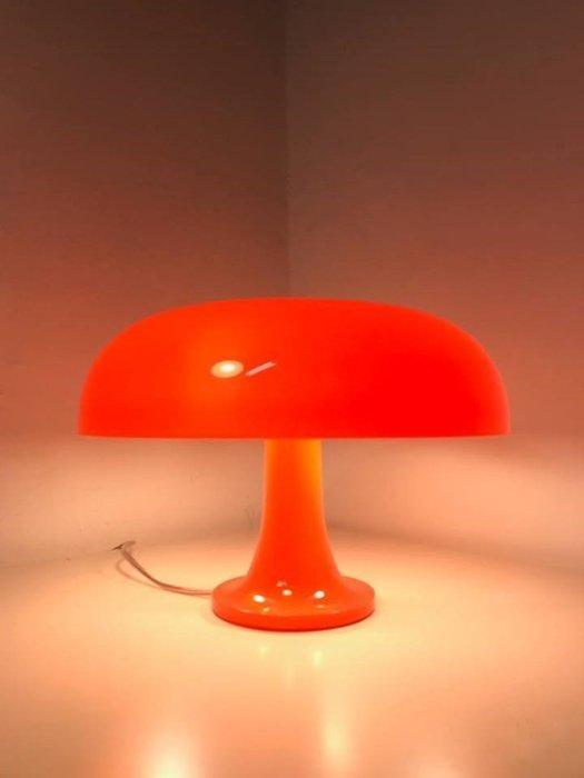 Artemide - Lamp - Nessino - BLOED, Antiek en Kunst, Antiek | Verlichting