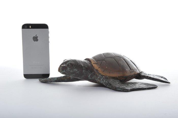 sculptuur, Turtle crawling - 22 cm - Gepatineerd brons, Antiek en Kunst, Curiosa en Brocante