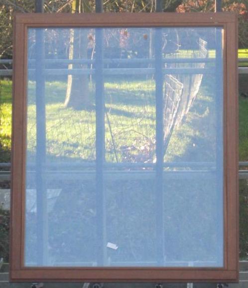 meranti houten raam , chassis , venster , kozijn 123 x 148, Doe-het-zelf en Bouw, Raamkozijnen en Schuifdeuren, Inclusief glas